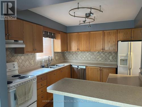 44 Karalee Crescent, Cambridge, ON - Indoor Photo Showing Kitchen With Double Sink