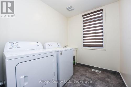 39 Stewardship Road, Brampton, ON - Indoor Photo Showing Laundry Room
