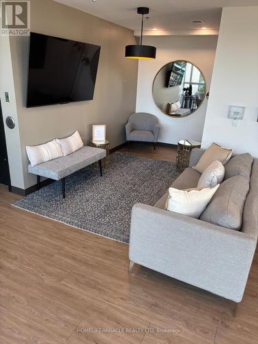 1001 - 60 Charles Street, Kitchener, ON - Indoor