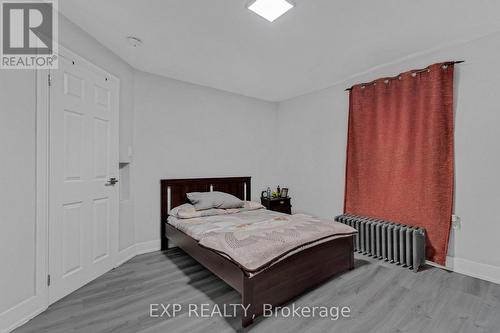 23 Lyndhurst Street, Hamilton, ON - Indoor Photo Showing Bedroom