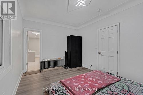 23 Lyndhurst Street, Hamilton, ON - Indoor Photo Showing Bedroom