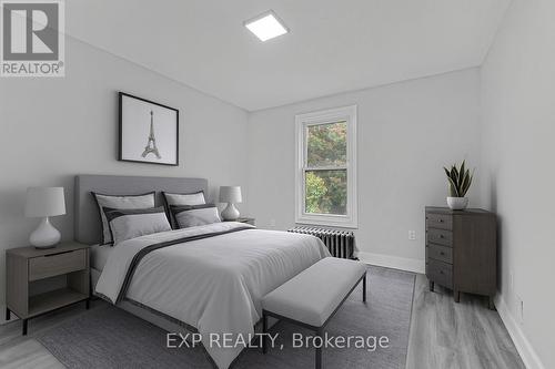 23 Lyndhurst Street, Hamilton, ON - Indoor Photo Showing Bedroom