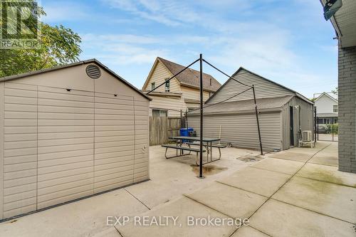 23 Lyndhurst Street, Hamilton, ON - Outdoor With Exterior