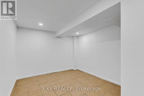 23 Lyndhurst Street, Hamilton, ON - Indoor