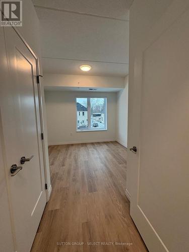220 - 351 Hill Street, London East (East K), ON - Indoor Photo Showing Other Room