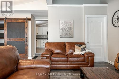 250 Orchard Avenue, Zorra, ON - Indoor Photo Showing Living Room