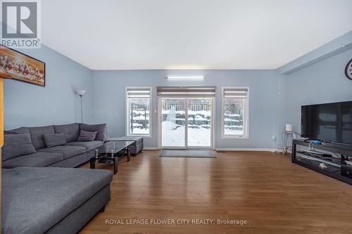 107 Skipton Crescent, Cambridge, ON - Indoor Photo Showing Living Room