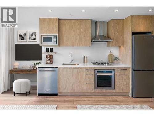 3051 Abbott Street Unit# 309  Kelowna, BC V1Y 0P1
