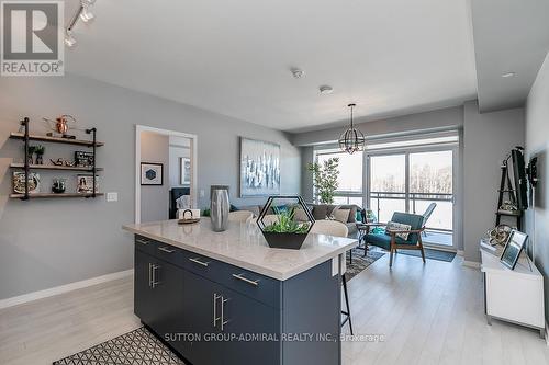 A216 - 241 Sea Ray Avenue, Innisfil, ON - Indoor Photo Showing Living Room