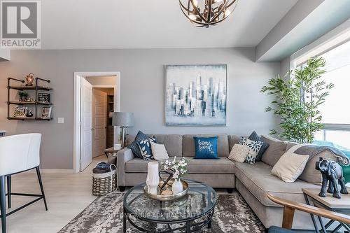 A216 - 241 Sea Ray Avenue, Innisfil, ON - Indoor Photo Showing Living Room