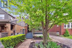 289 HOUGHTON AVENUE S  Hamilton, ON L8K 2N4