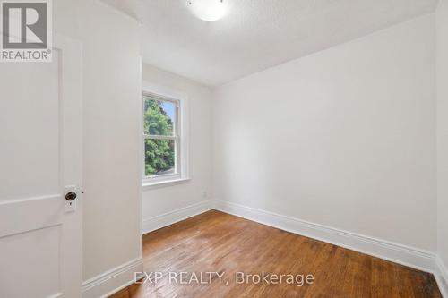 289 Houghton Avenue S, Hamilton, ON - Indoor Photo Showing Other Room