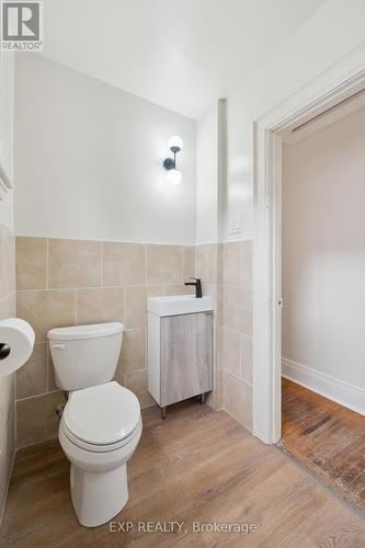 289 Houghton Avenue S, Hamilton, ON - Indoor Photo Showing Bathroom