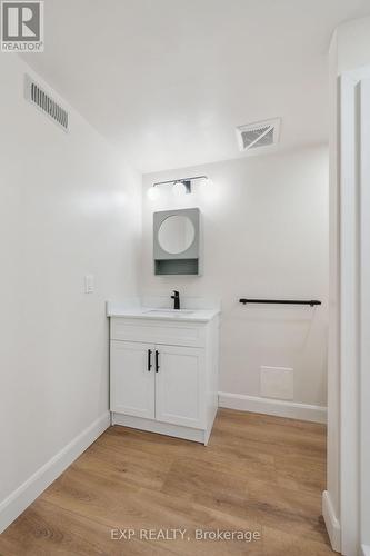 289 Houghton Avenue S, Hamilton, ON - Indoor Photo Showing Other Room