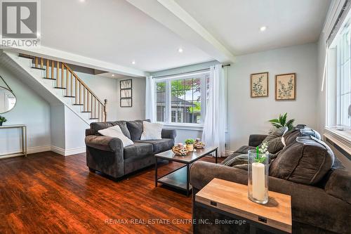 185452 Grey Road 9 Road, Southgate, ON - Indoor Photo Showing Living Room