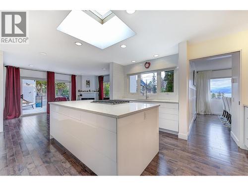 15 Traders Cove Road, Kelowna, BC - Indoor