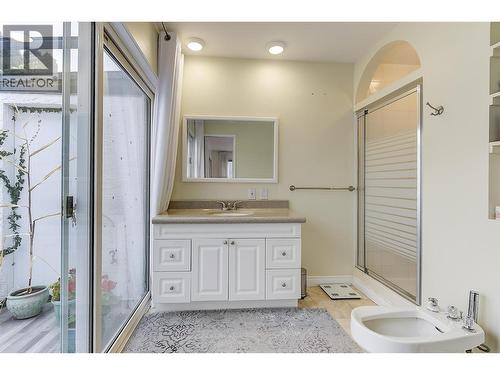 15 Traders Cove Road, Kelowna, BC - Indoor Photo Showing Bathroom