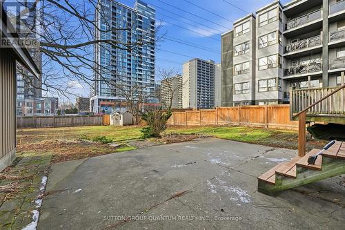 480 Nelson Avenue, Burlington, ON - Outdoor