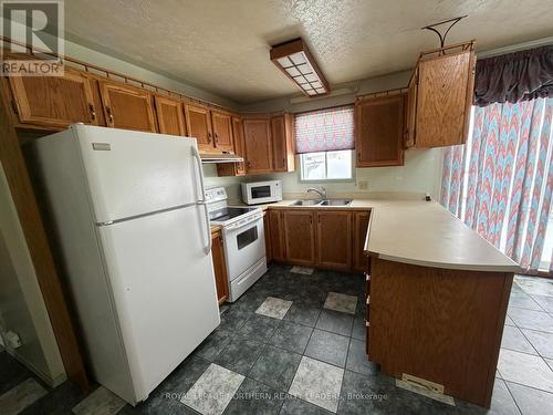 121 Girdwood Crescent, Timmins (Porcupine - West), ON - Indoor Photo Showing Kitchen With Double Sink