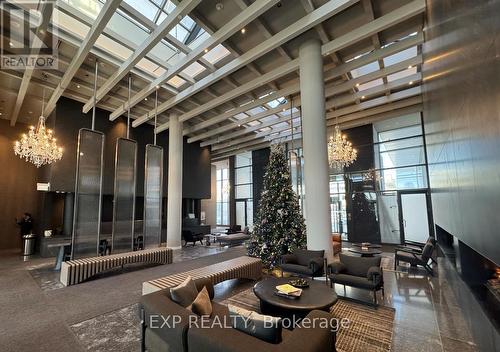 3611 - 8 Interchange Way, Vaughan, ON - Indoor