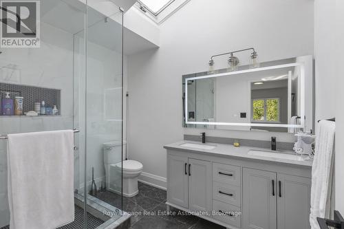 938 Henley Road, Mississauga, ON - Indoor Photo Showing Bathroom