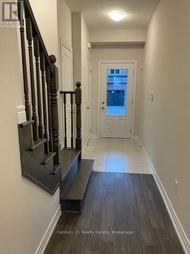 6 Mockingbird Lane, Hamilton, ON - Indoor Photo Showing Other Room