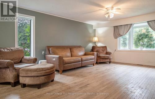 277 Crandall Road, Cramahe, ON - Indoor Photo Showing Living Room