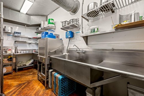 355 4Th St, Courtenay, BC 