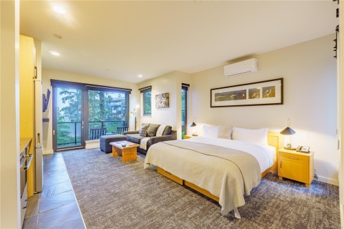 1202-596 Marine Dr, Ucluelet, BC - Indoor Photo Showing Bedroom