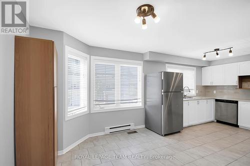 4 - 7 Wrenwood Crescent, Ottawa, ON - Indoor Photo Showing Kitchen