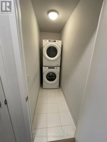 609 - 4085 Parkside Village Drive, Mississauga, ON - Indoor Photo Showing Laundry Room