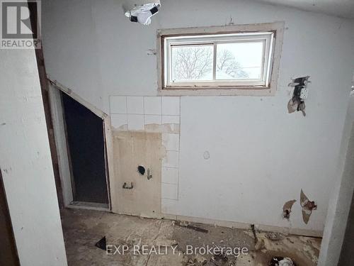 16 Nelson Street, Norfolk (Simcoe), ON - Indoor Photo Showing Other Room