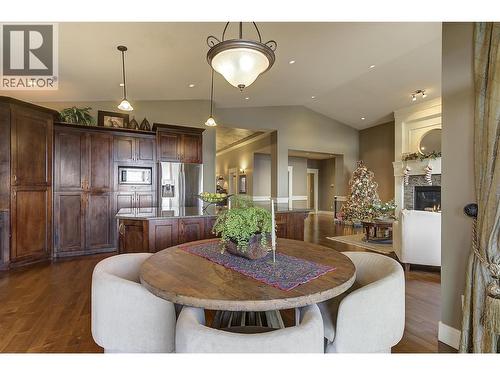 679 Devonian Avenue, Kelowna, BC - Indoor Photo Showing Dining Room