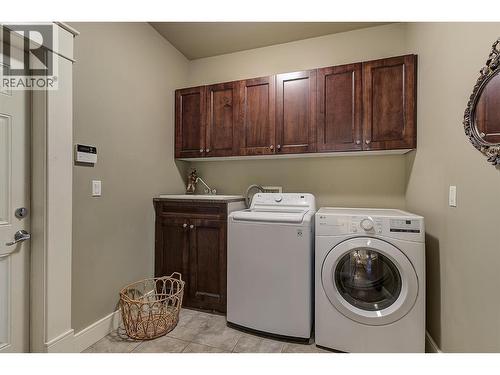 679 Devonian Avenue, Kelowna, BC - Indoor Photo Showing Laundry Room