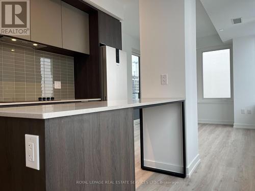 3210 - 395 Square One Drive, Mississauga, ON - Indoor Photo Showing Other Room