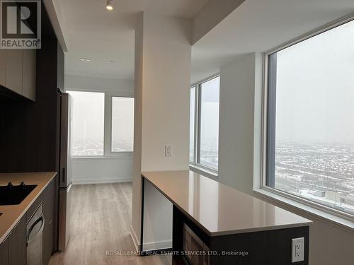 3210 - 395 Square One Drive, Mississauga, ON - Indoor Photo Showing Other Room