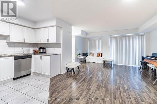 22 - 2488 Post Road, Oakville (Ro River Oaks), ON - Indoor Photo Showing Kitchen