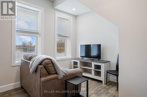 10 - 539 Talbot Street, St. Thomas, ON - Indoor