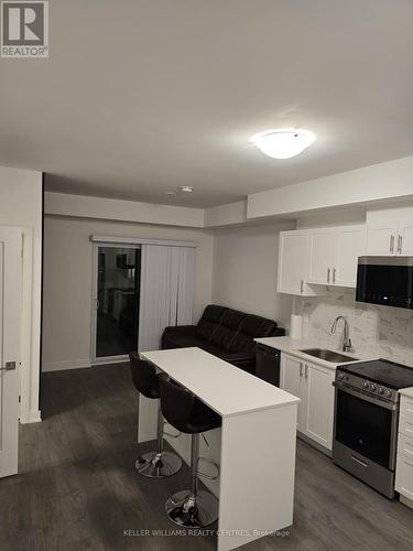 B 709 - 715 Davis Drive, Newmarket, ON - Indoor Photo Showing Kitchen