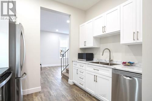 5 - 539 Talbot Street, St. Thomas, ON - Indoor Photo Showing Kitchen With Double Sink