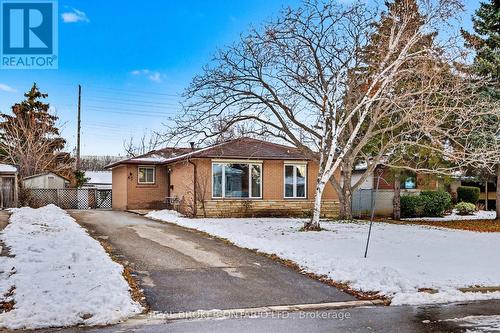 40 FLAVIAN CRESCENT  Brampton, ON L6T 3P4