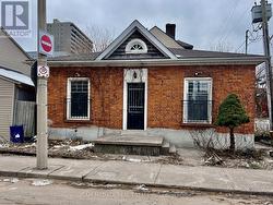 154 JACKSON STREET E  Hamilton, ON L8N 1L4