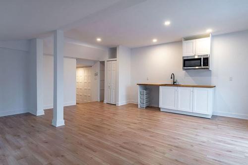 Kitchen - A-580 Boul. Taschereau, La Prairie, QC - Indoor