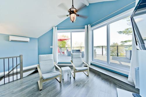 Salon - 10327 Rue Des Riverains, Sherbrooke (Brompton/Rock Forest/Saint-Élie/Deauville), QC - 