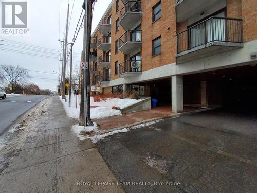 304 - 50 Burnside Avenue, Ottawa, ON - Outdoor