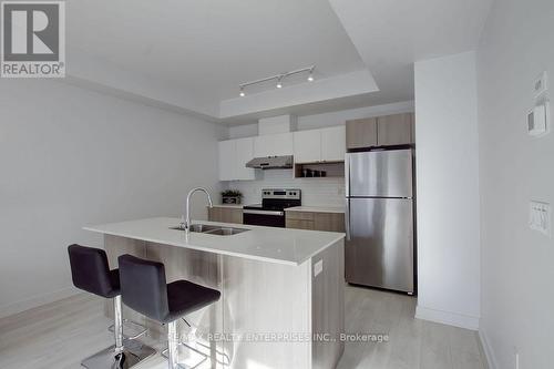 23 - 1121 Cooke Boulevard, Burlington, ON - Indoor Photo Showing Kitchen With Stainless Steel Kitchen With Double Sink With Upgraded Kitchen