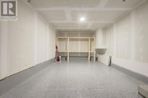 23 - 1121 Cooke Boulevard, Burlington, ON - Indoor