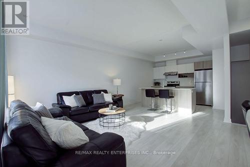 23 - 1121 Cooke Boulevard, Burlington, ON - Indoor Photo Showing Living Room