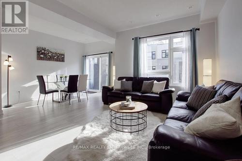 23 - 1121 Cooke Boulevard, Burlington, ON - Indoor Photo Showing Living Room