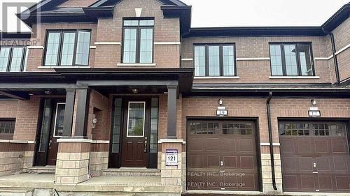 19 KEENAN STREET  Kawartha Lakes (Lindsay), ON K9V 6C2